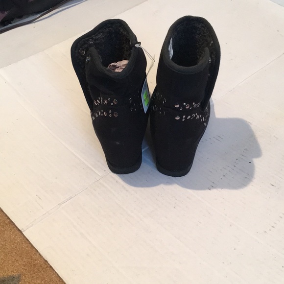 NWT faux suede black Fabiola studded boots - Picture 3 of 5